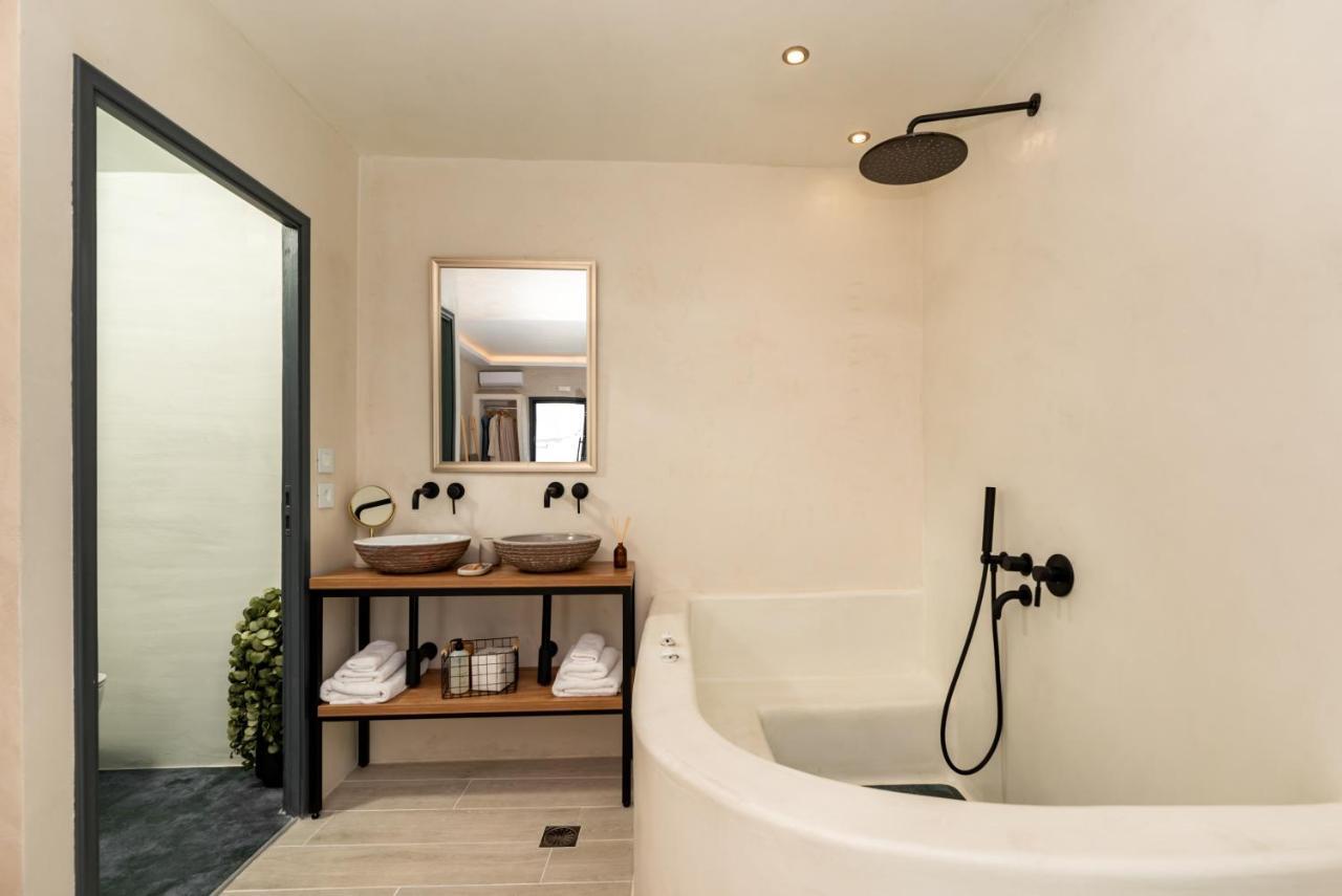 Saint Sin Suites - Adults Only Imerovígli Extérieur photo